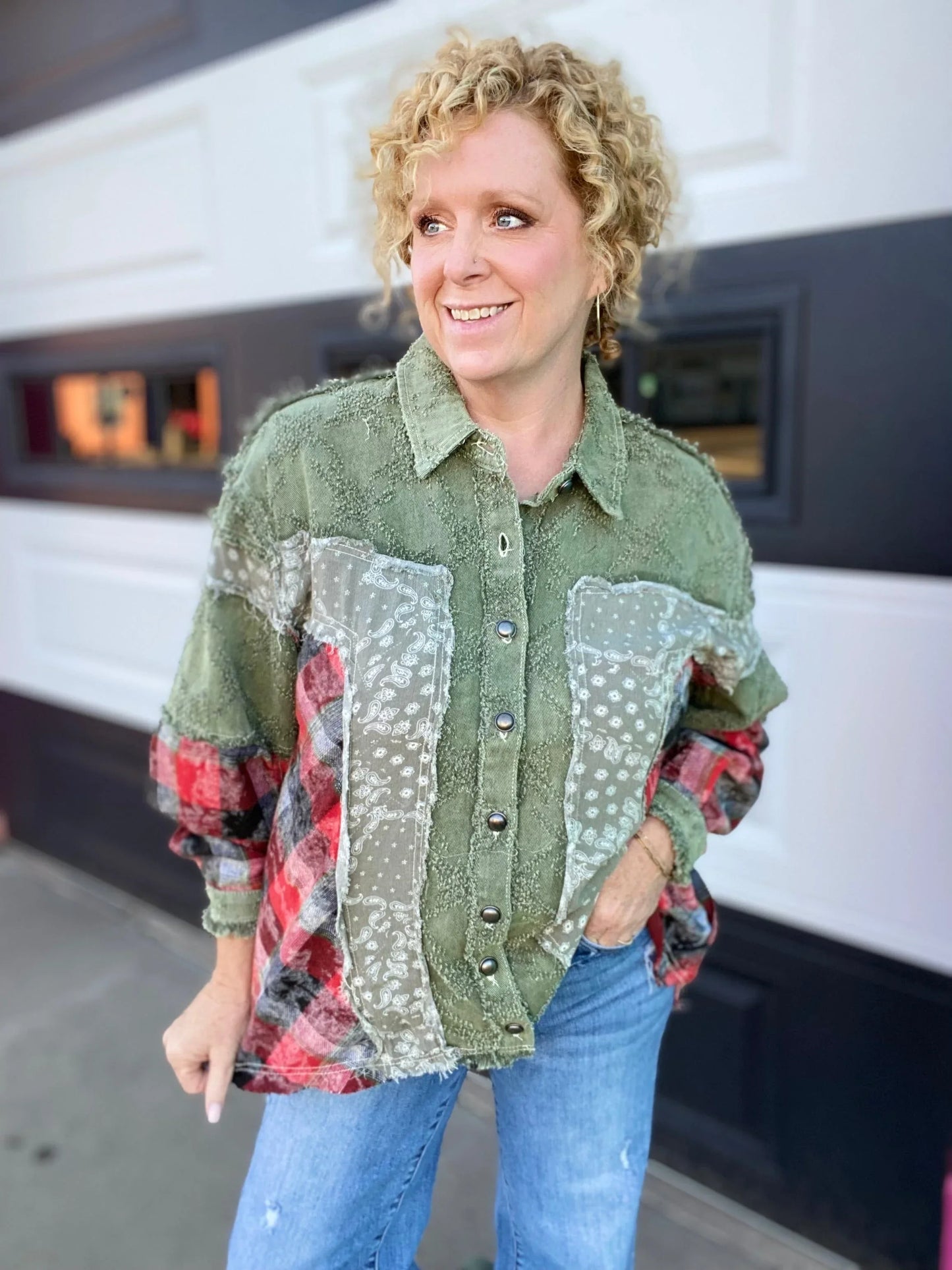 Outerwear Ansley Green and Red Shacket